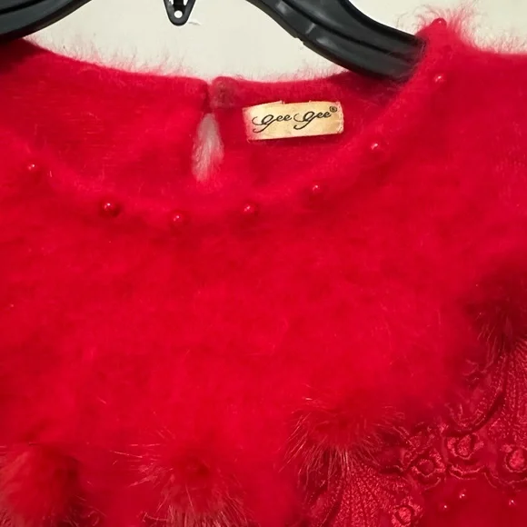 Elegant Red Crew Neck Sweater - Picture 4 of 5